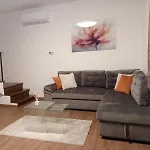 President Apartmanhaz - Nincs Szomszed - Egy Idoben,egy Tarsasag - Apartmán *