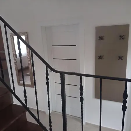 President Apartmanhaz - Nincs Szomszed - Egy Idoben,egy Tarsasag - * Bekescsaba