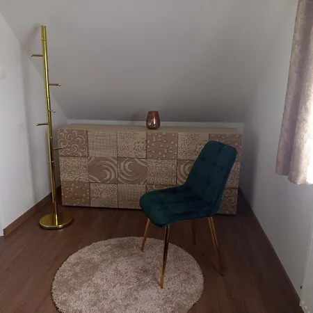 President Apartmanhaz - Nincs Szomszed - Egy Idoben,egy Tarsasag - * Bekescsaba
