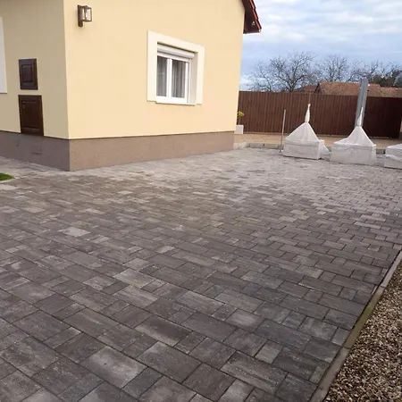 President Apartmanhaz - Nincs Szomszed - Egy Idoben,egy Tarsasag - Διαμέρισμα Bekescsaba