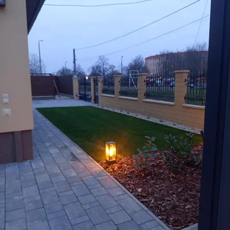 President Apartmanhaz - Nincs Szomszed - Egy Idoben,egy Tarsasag - * Bekescsaba