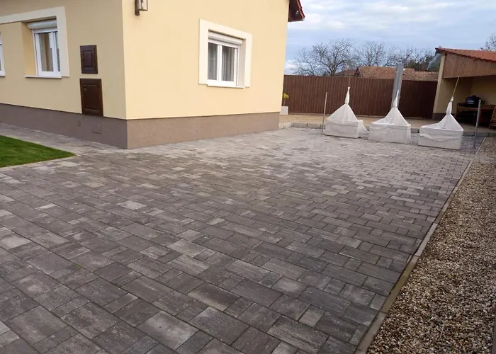 President Apartmanhaz Lägenhet Bekescsaba